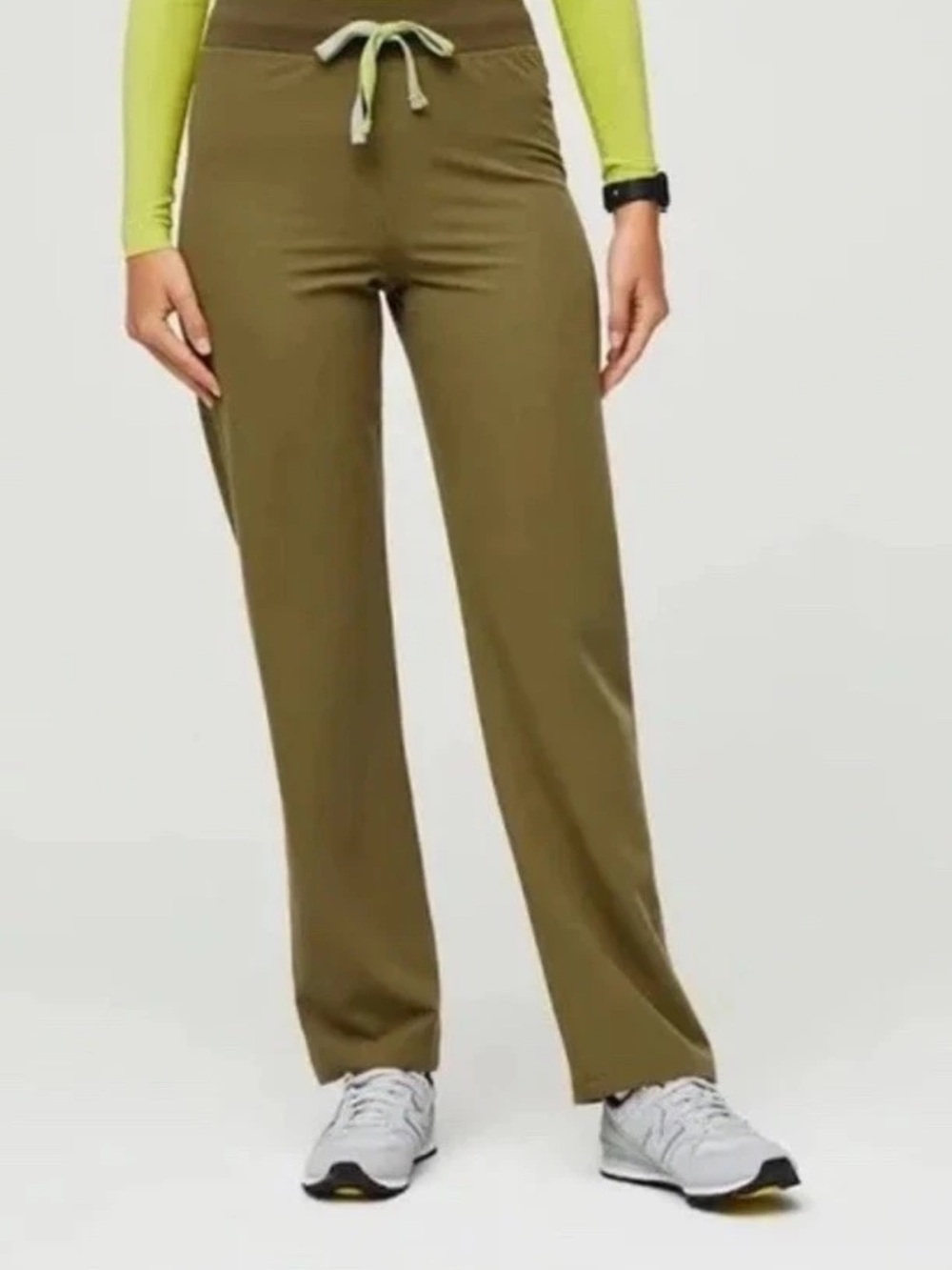 FIGS Martini Olive High-Waisted Livingston Straight Leg Scrub Pant EUC Medium R